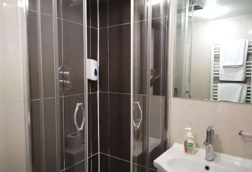 Номер Economy, The Royale Chulan Hyde Park