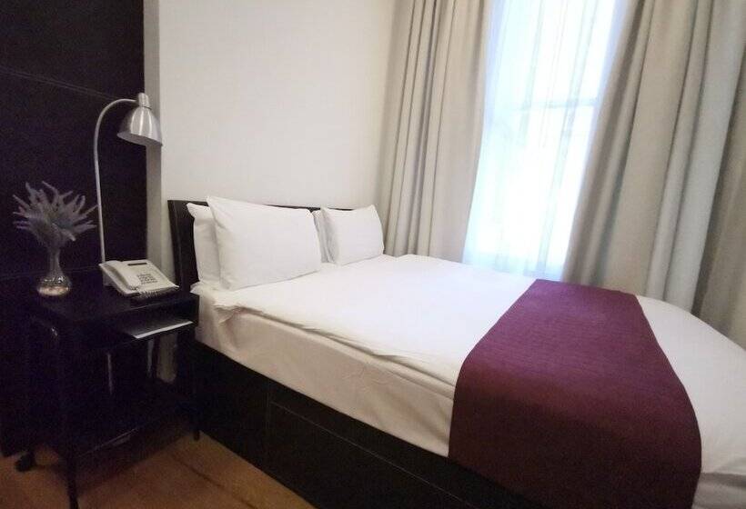 Номер Economy, The Royale Chulan Hyde Park