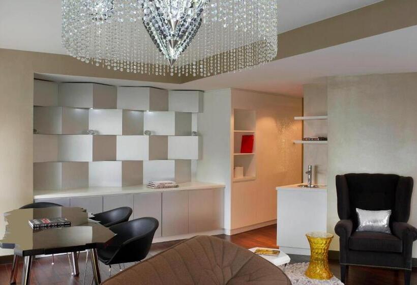 디럭스 스위트 킹 침대, The Washington By Luxurban