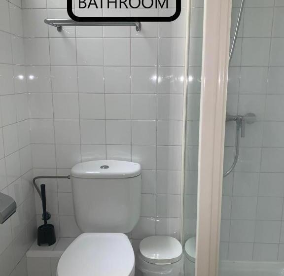 اتاق استاندارد یک نفره, Central And Basic Universitat For Young Hostel