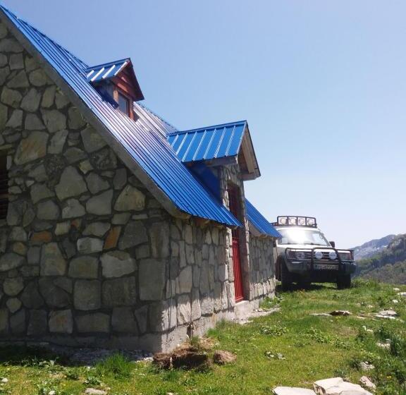 اتاق خانوادگی با سرویس بهداشتی مشترک, Rural Household Minić   Kapetanovo Jezero