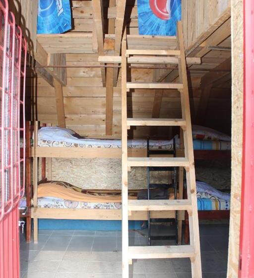 اتاق خانوادگی با سرویس بهداشتی مشترک, Rural Household Minić   Kapetanovo Jezero