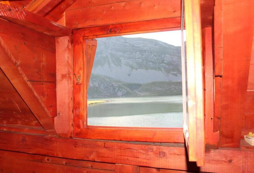 اتاق استاندارد با سرویس بهداشتی مشترک, Rural Household Minić   Kapetanovo Jezero