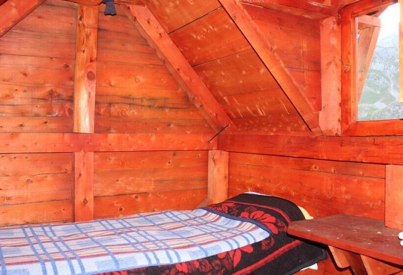 اتاق استاندارد با سرویس بهداشتی مشترک, Rural Household Minić   Kapetanovo Jezero