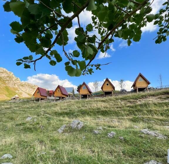 بانگلوی استاندارد, Rural Household Minić   Kapetanovo Jezero