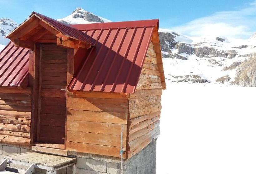 اتاق استاندارد با سرویس بهداشتی مشترک, Rural Household Minić   Kapetanovo Jezero
