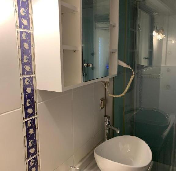 سوییت با چشم‌انداز دریا, Ada Hotel Istanbul
