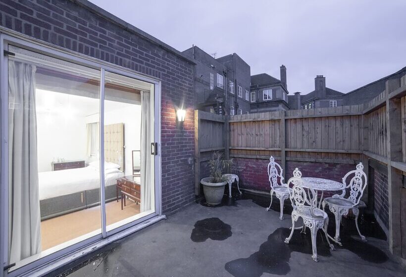 Номер Deluxe, George Hotel, Burslem, Stoke On Trent