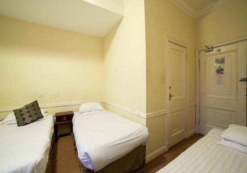 Четырехместный Номер Стандарт, George Hotel, Burslem, Stoke On Trent