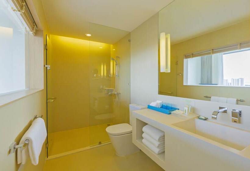 Номер Премиум, Holiday Inn Pattaya, An Ihg