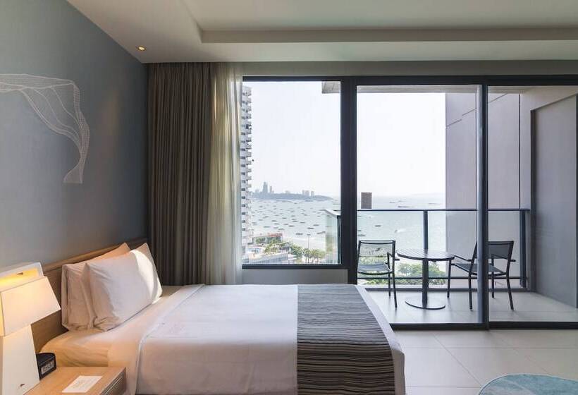 Номер Клуб, Holiday Inn Pattaya, An Ihg