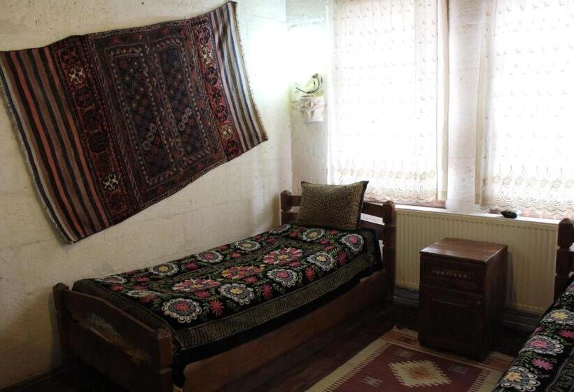 Номер Стандарт, Kismet Cave House