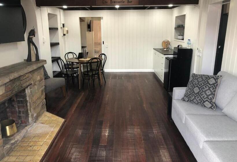 스위트 킹사이즈 침대, Toodyay Manor