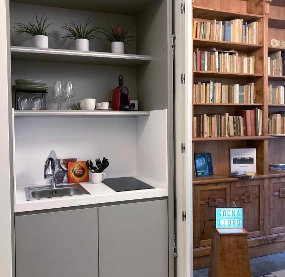 استودیو خانوادگی, Sognalibro Bed And Books