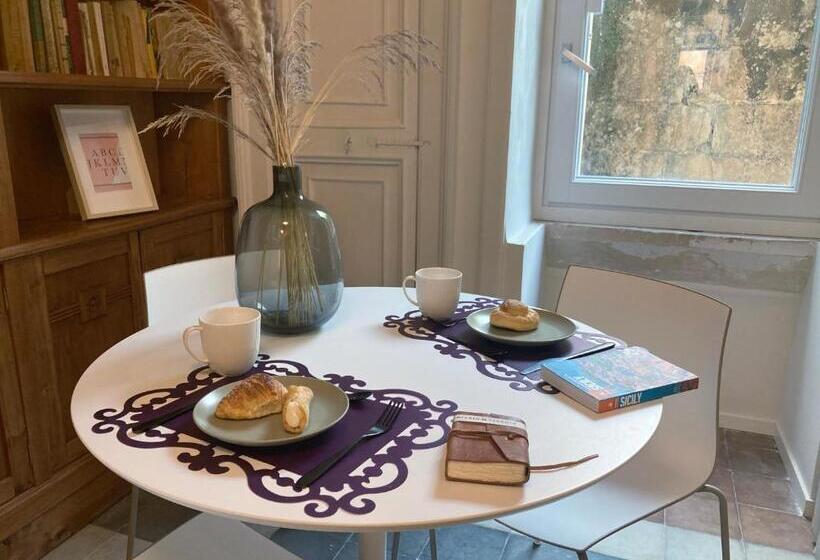 استودیو خانوادگی, Sognalibro Bed And Books