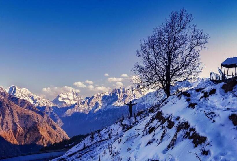 스탠다드 룸 산 전망, La Riqueza Kanatal   Mountain View Rooms   Welcome New Year With Fresh Snowfall