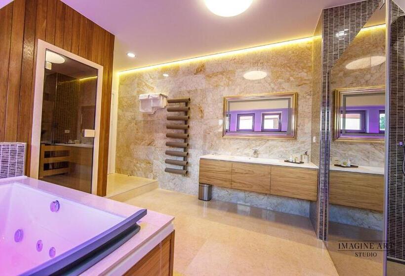 استودیوی لوکس, Moviliţa Residence