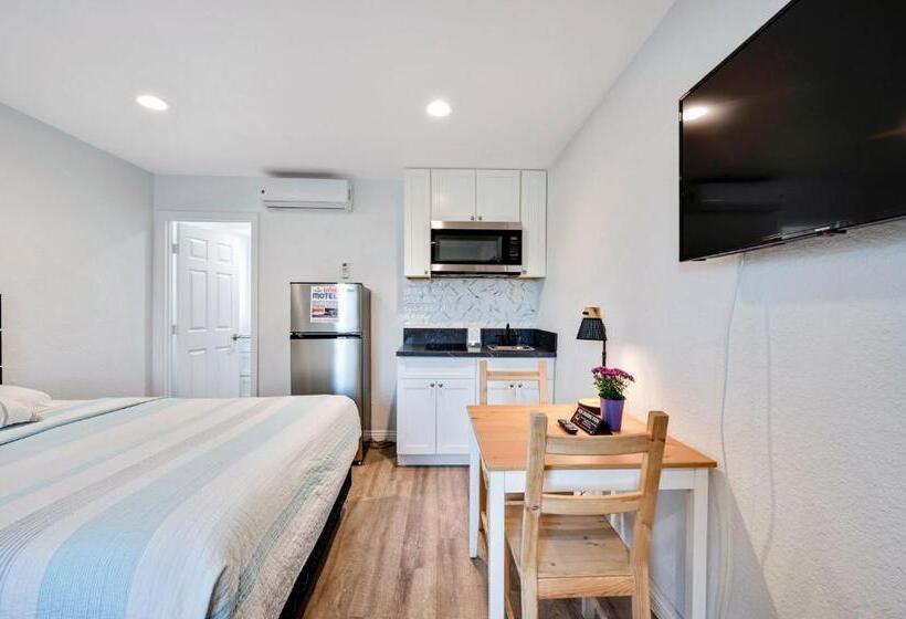 חדר דלוקס, Unik Motel