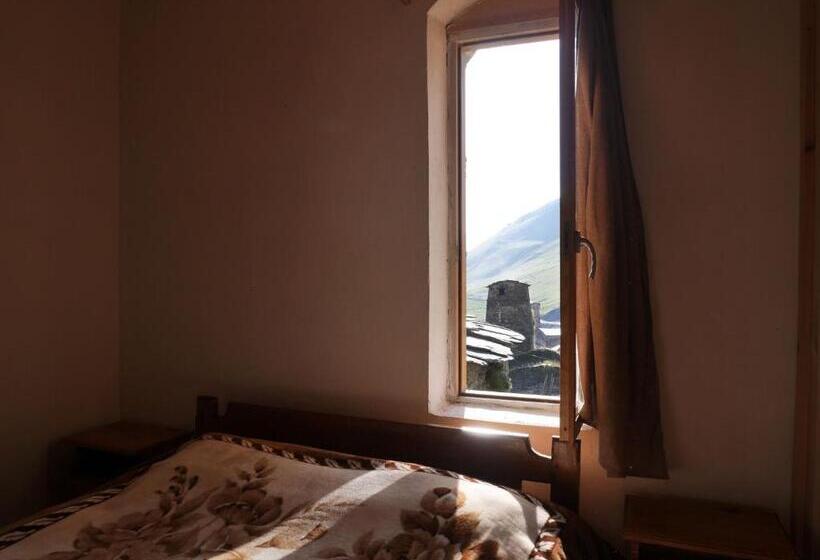 اتاق استاندارد با چشم‌انداز کوهستان, Chazhashi Guesthouse