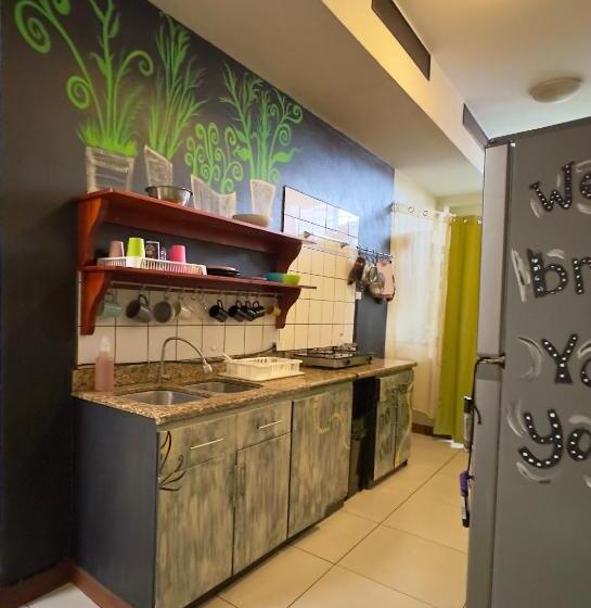 Номер Стандарт Трехместный, Stray Cat Hostel