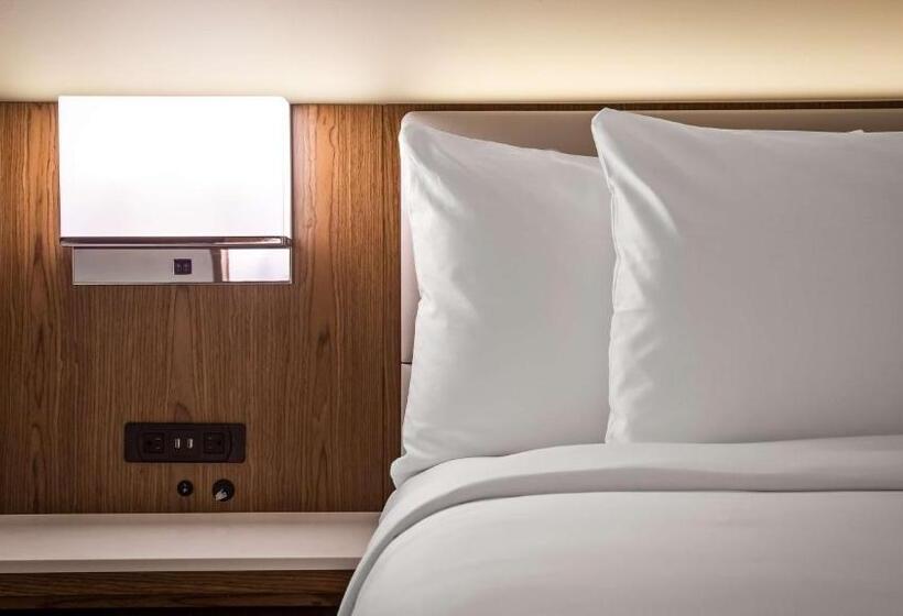 اتاق استاندارد با تخت بزرگ برای معلولان, Best Western Premier Empire State