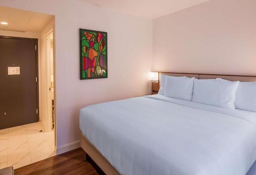 اتاق استاندارد با تخت بزرگ برای معلولان, Best Western Premier Empire State