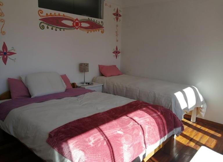 اتاق خانوادگی با چشم‌انداز کوه, Hostal Chaska Wasi