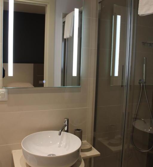 اتاق استاندارد یک نفره, Albergo Augusta B&b