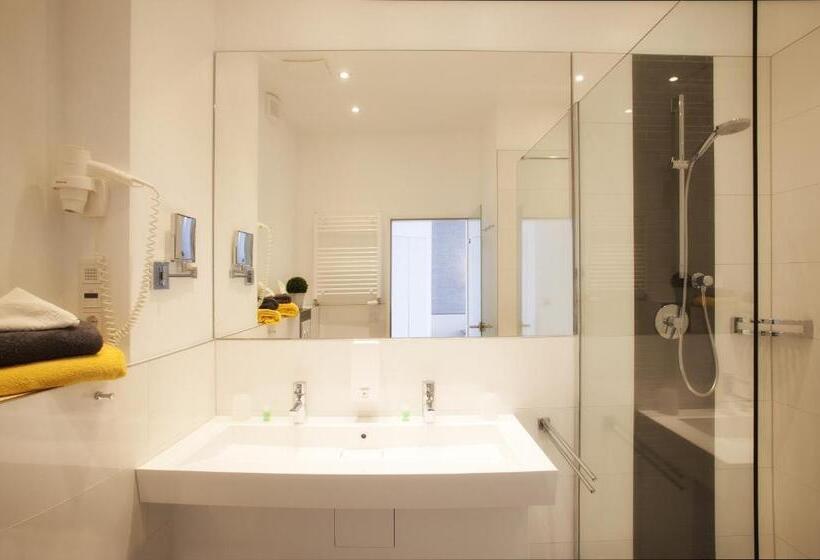 标准三人间, Ebner   Boutique Hotel & Konditorei