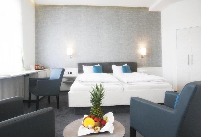 标准三人间, Ebner   Boutique Hotel & Konditorei