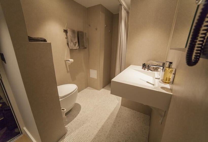 Quarto Superior, La Valiz