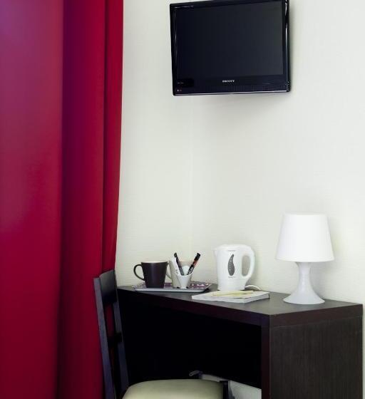 Номер Стандарт Трехместный, Logis Hotel Chateaubriand