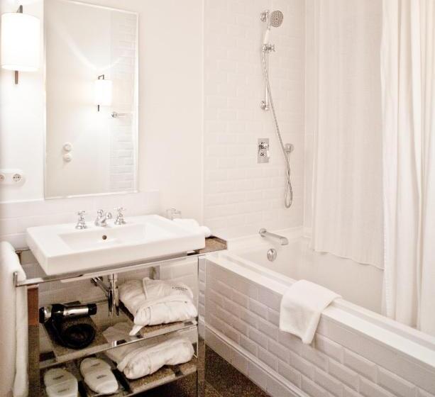 Deluxe Zimmer interior, Louis