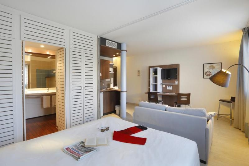 سوئیت راحتی, Suite Home Apt Luberon
