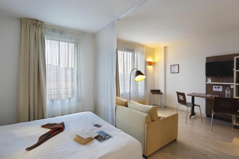سوییت سوپریور, Suite Home Apt Luberon