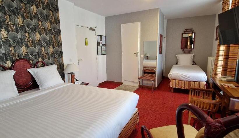 اتاق استاندارد سه نفره, Brit Hotel Essentiel Pontivy Robic