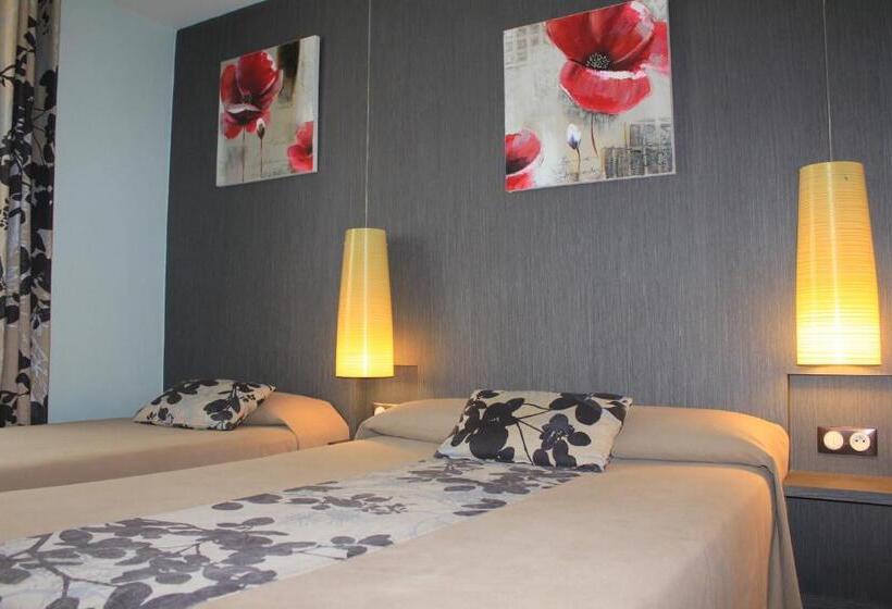 اتاق استاندارد سه نفره, Logis Maison Vauban   Hotel St Malo