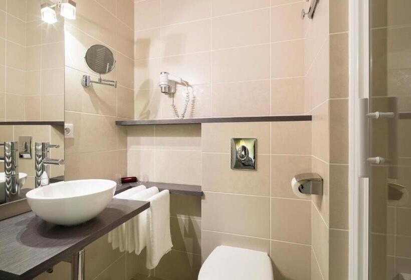 اتاق استاندارد سه نفره, Logis Maison Vauban   Hotel St Malo