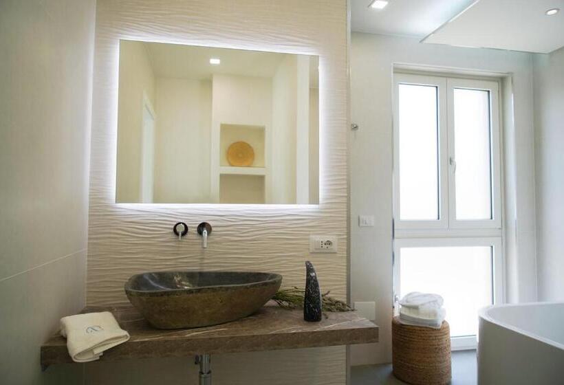 سوئیت جونیور با تراس, Aurelia Sea View