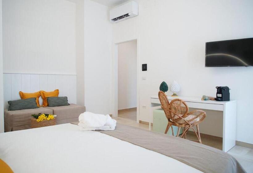 اتاق استاندارد چهارنفره با بالکن, Aurelia Sea View