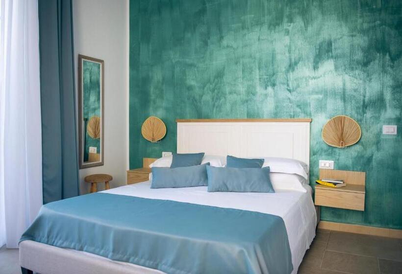 اتاق لوکس با چشم‌انداز دریا, Aurelia Sea View