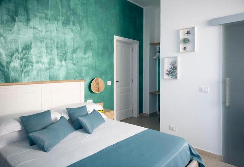 اتاق لوکس با چشم‌انداز دریا, Aurelia Sea View