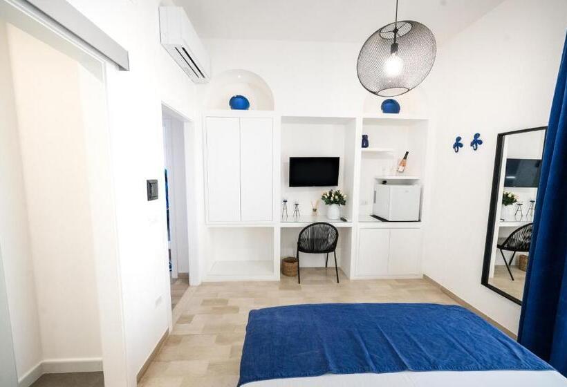 سوئیت جونیور با تراس, Aurelia Sea View