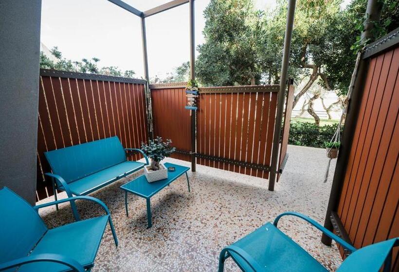 اتاق لوکس با چشم‌انداز دریا, Aurelia Sea View