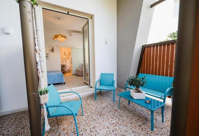 اتاق لوکس با چشم‌انداز دریا, Aurelia Sea View