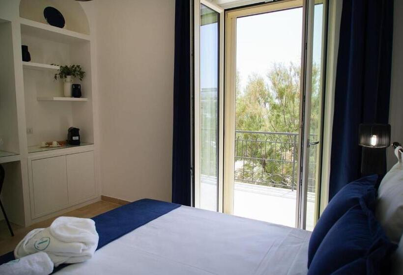 سوئیت جونیور با تراس, Aurelia Sea View
