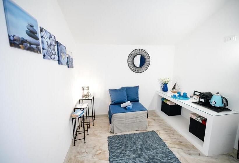 سوئیت جونیور با تراس, Aurelia Sea View