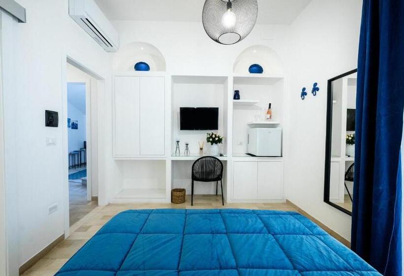 سوئیت جونیور با تراس, Aurelia Sea View