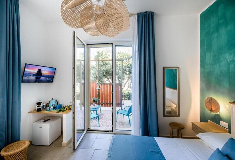 اتاق لوکس با چشم‌انداز دریا, Aurelia Sea View
