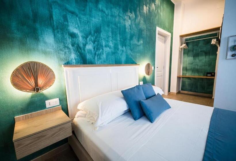 اتاق لوکس با چشم‌انداز دریا, Aurelia Sea View